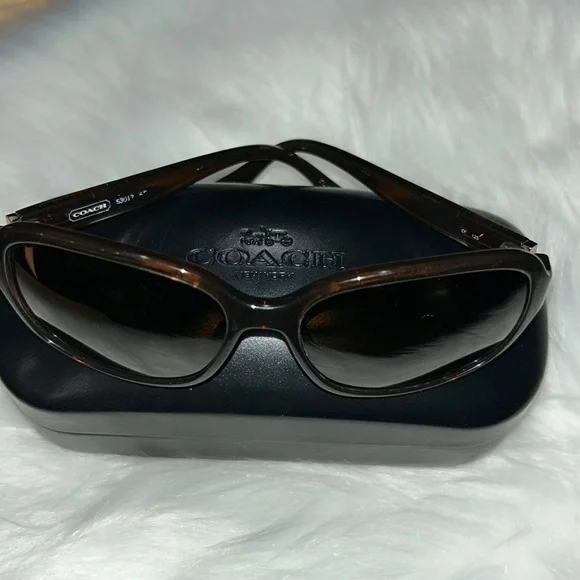Coach | Accessories | Coach Sunglasses S32 With Case | Poshmark display picture 3